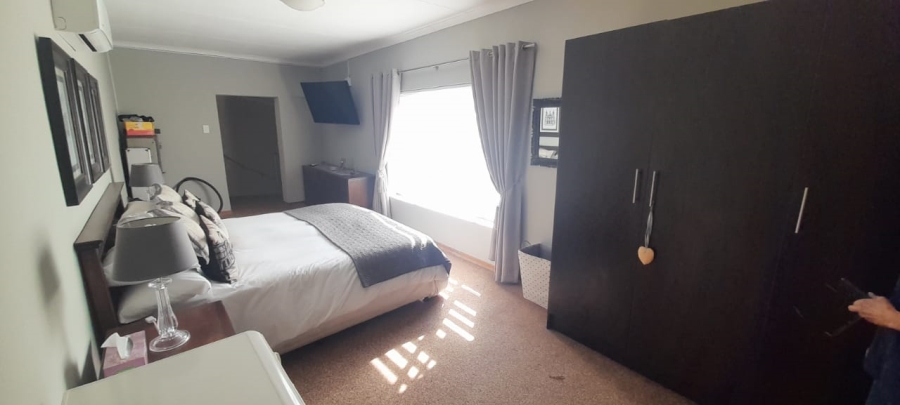 7 Bedroom Property for Sale in Bloemhof North West